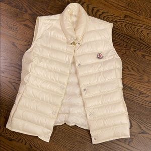 LIKE NEW Moncler cream vest. Size 00.